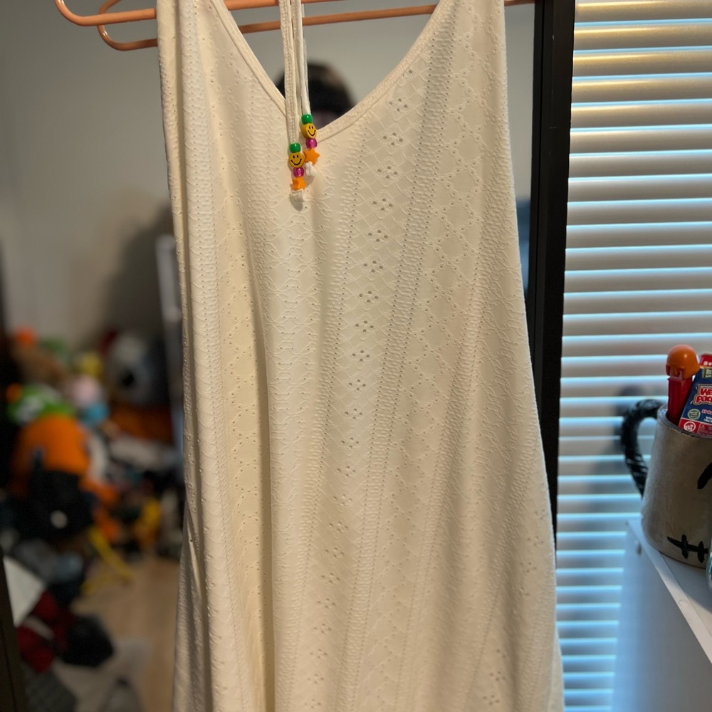 Elegant White Sleeveless Summer Dress